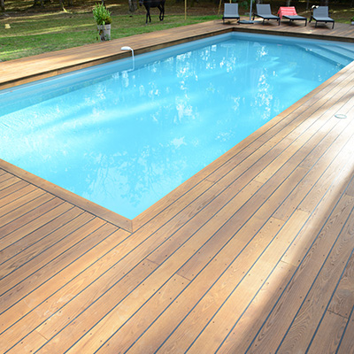 terrasse en bois de frêne thermochauffé