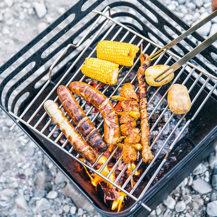 Brasero Cube - Höfats - Couleur noir - Grille réglable acier barbecue à charbon Brasero Cube - Höfats - Couleur noir - Grille réglable acier barbecue à charbon