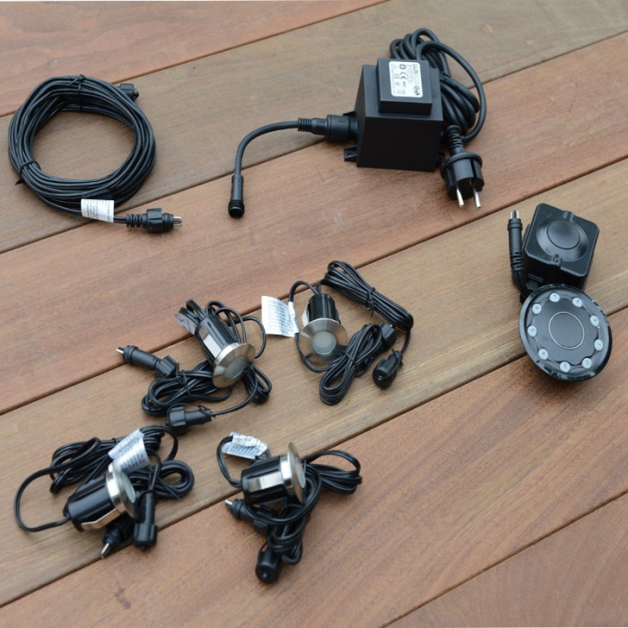 Kit Led alpha encastrable avec transformateur 60 watt, 4 led, rallonge 6 m, télécommande et récepteur Kit Led alpha encastrable avec transformateur 60 watt, 4 led, rallonge 6 m, télécommande et récepteur