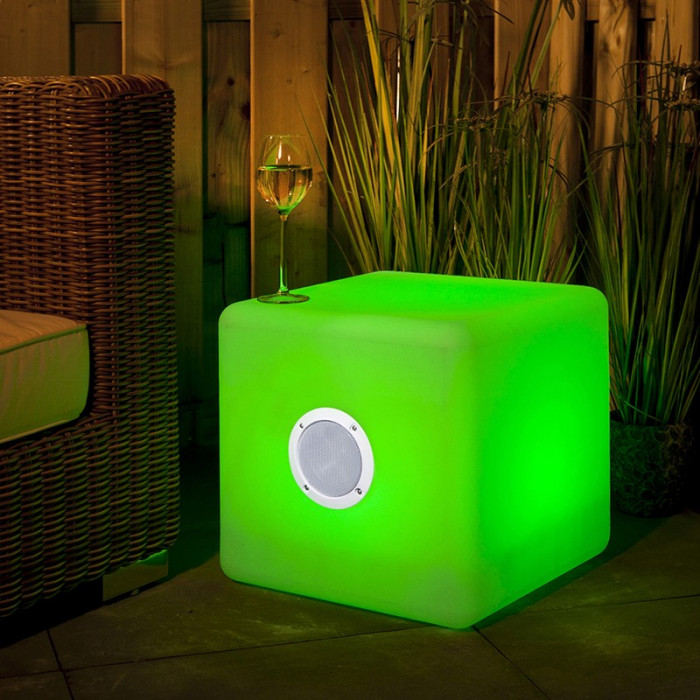 Exemple de lampe extérieur musicale avec enceinte 3 watt Garden Lights Exemple de lampe extérieur musicale avec enceinte 3 watt Garden Lights