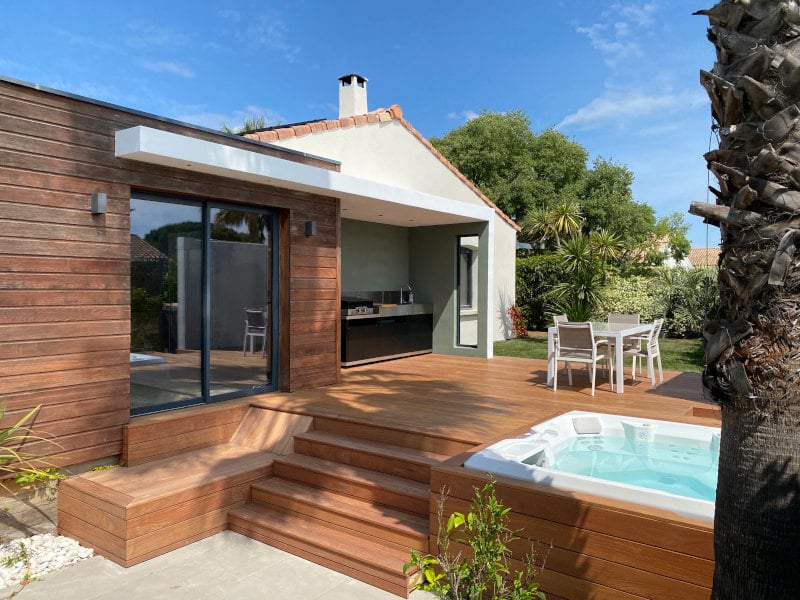 Magnifique terrasse en bois de Cabreuva réalisée par un de nos clients