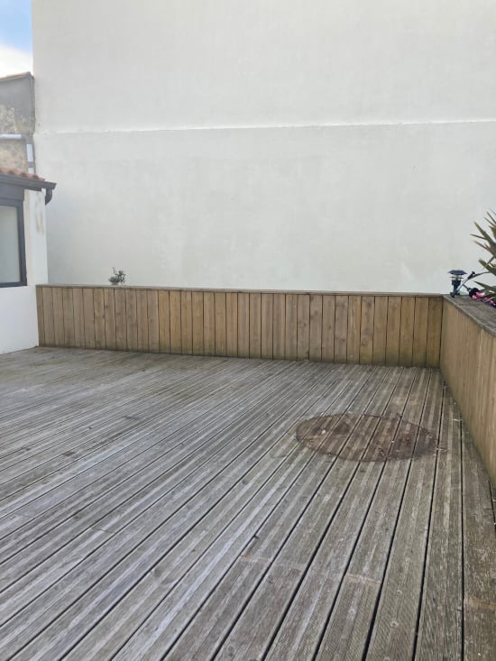 AVANT Rénovation terrasse bois pin vert strié