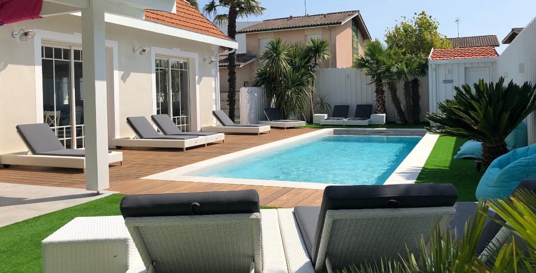 Aménagement d'une terrasse en extérieur avec piscine