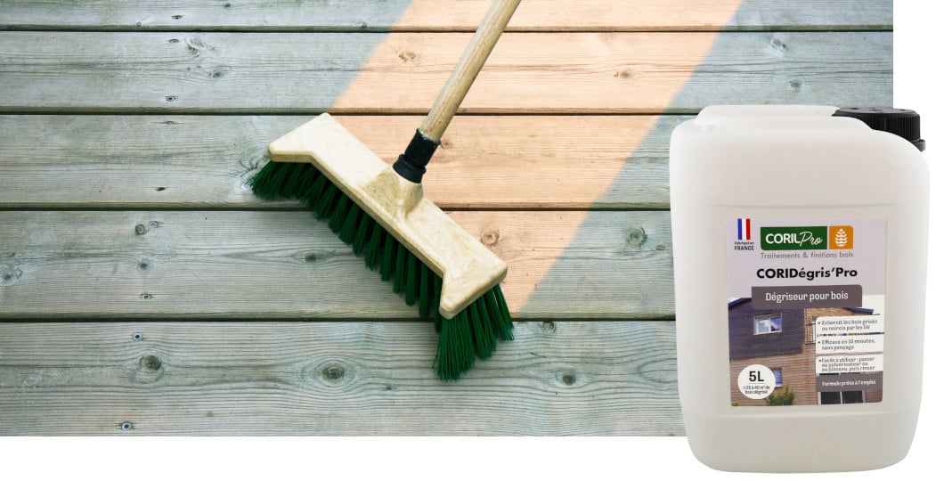Application du dégriseur Coril Pro sur terrasse bois